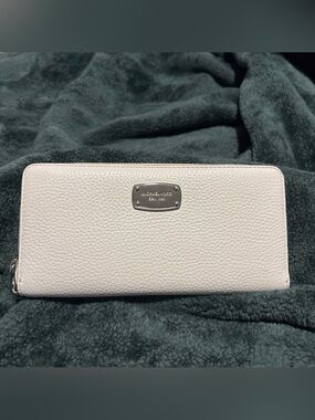 Michael Kors Cream Pebbled Leather Continental Wallet with Silver Plaque